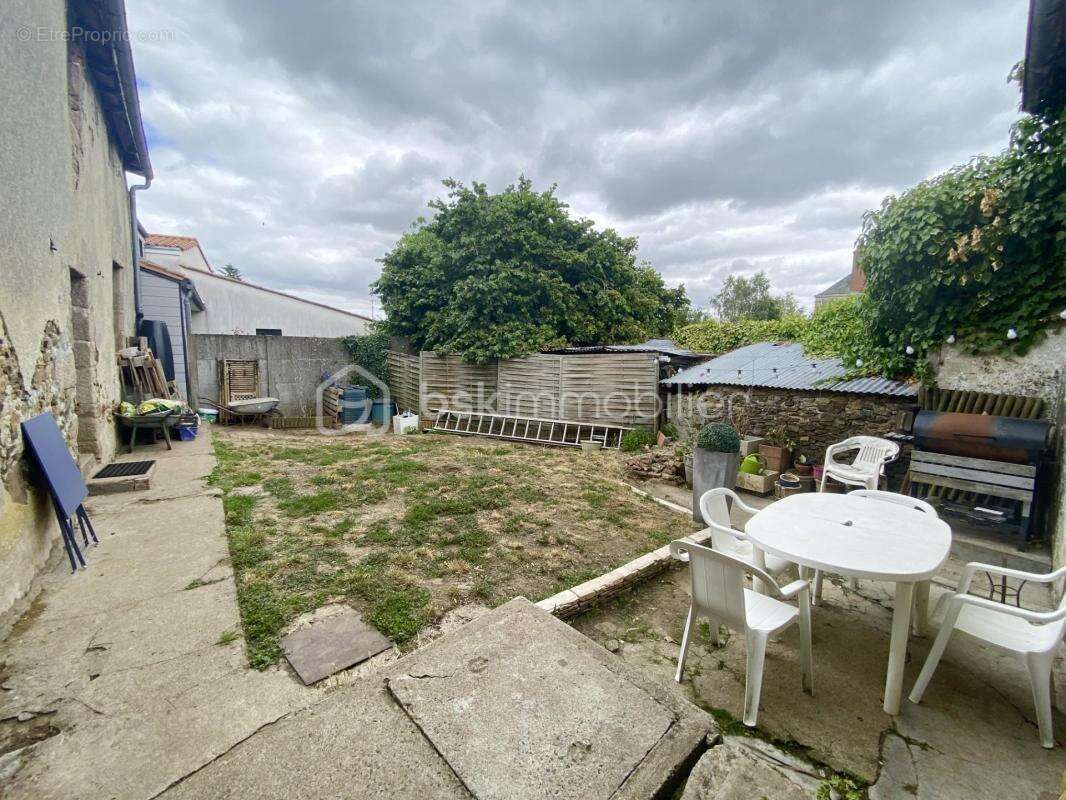 Maison à SAINT-CRESPIN-SUR-MOINE