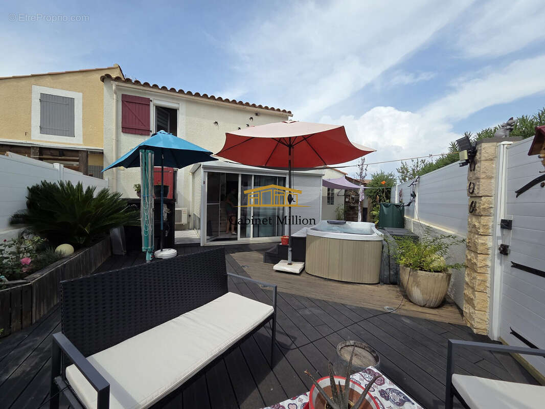 Maison à VIC-LA-GARDIOLE