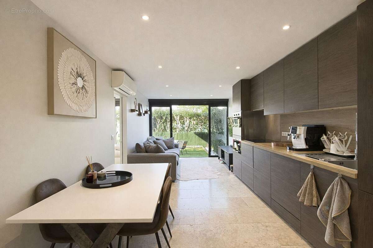 Appartement à MANDELIEU-LA-NAPOULE