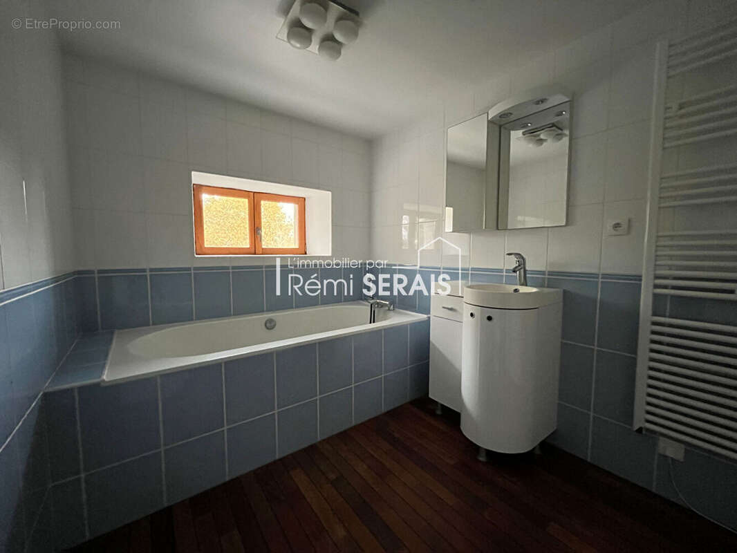 Maison à SAINT-CYR-DU-BAILLEUL