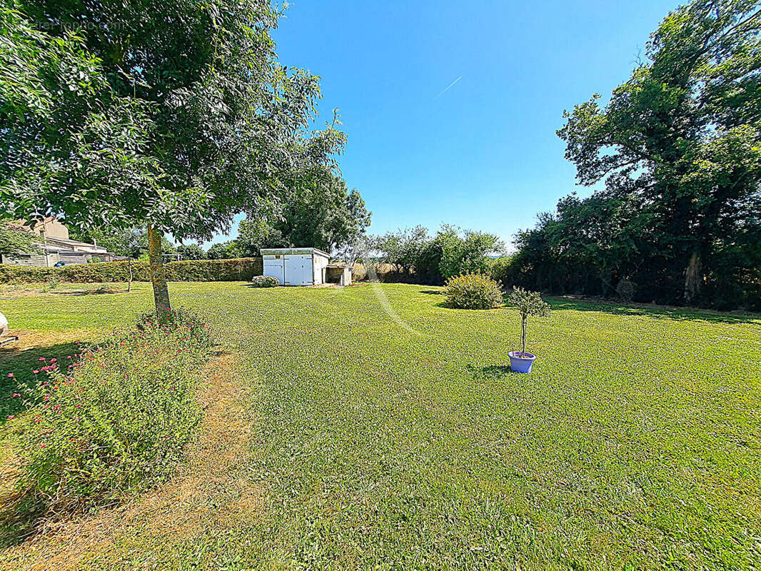 Maison à SAINT-PROUANT