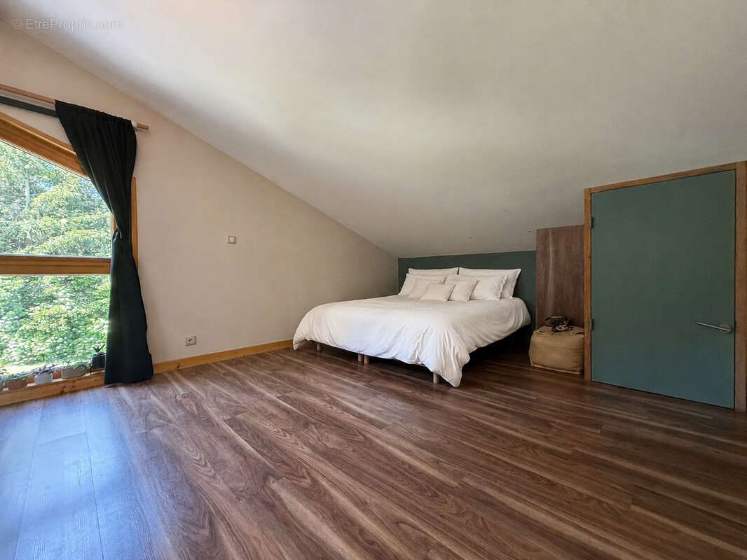 Maison à MACLAS