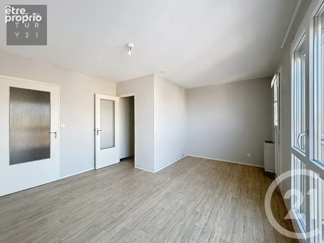 Appartement 1 pièce 27 m² à vendre à Saint-Julien-Les-Villas (10800) - photo 2