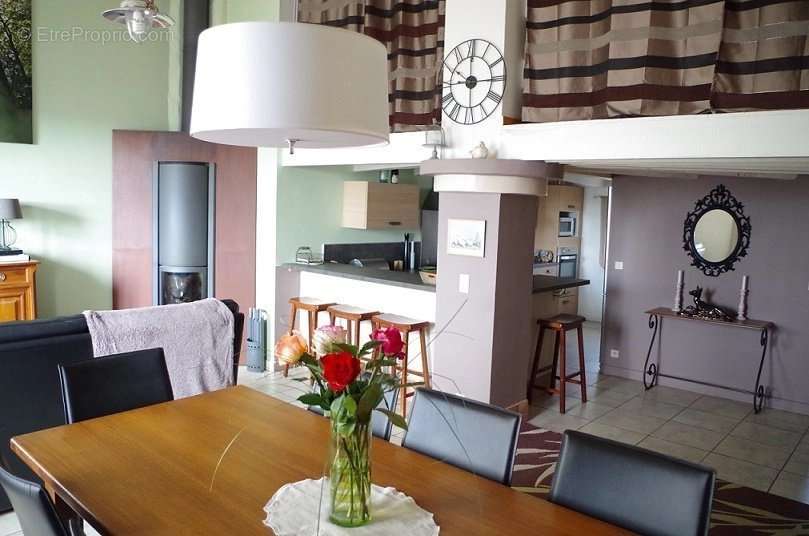 Maison à VEZENOBRES