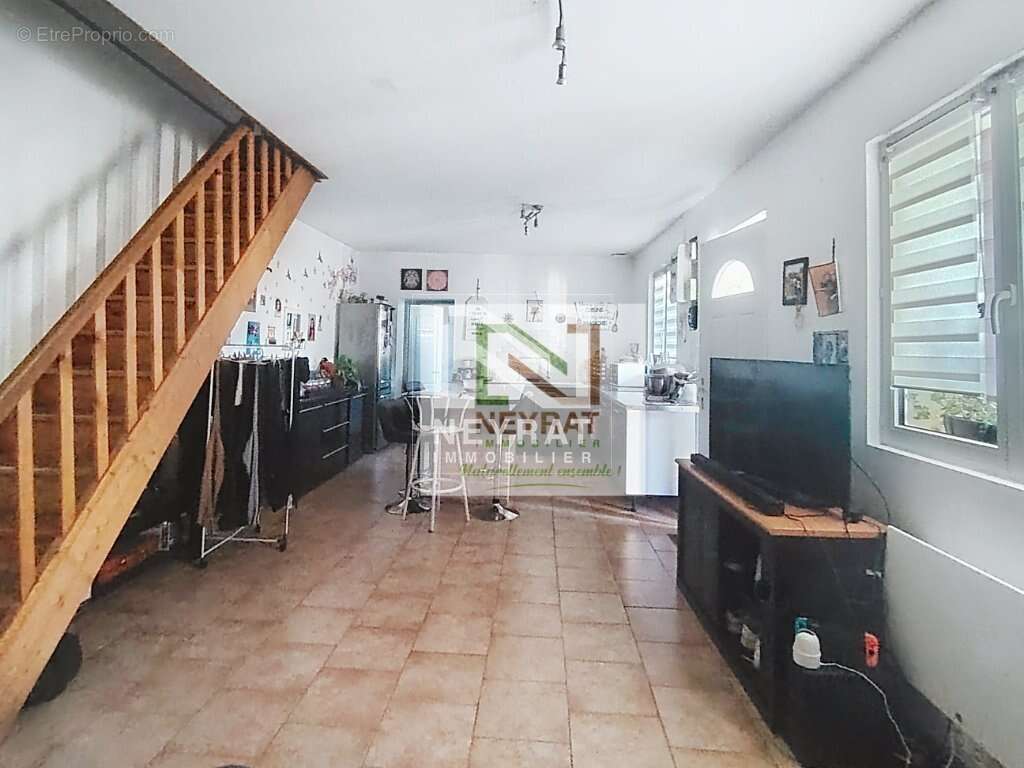 Maison à SAINT-MARTIN-EN-BRESSE