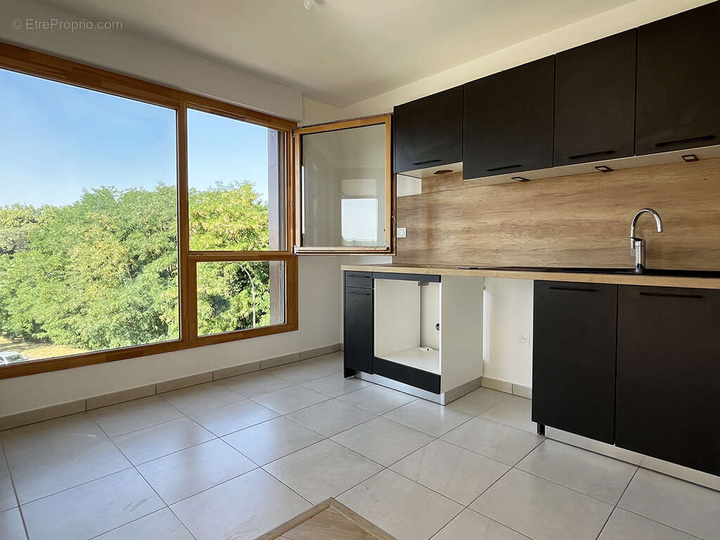Appartement 86 m² à Saint-Cyr-L'ecole  - photo 7