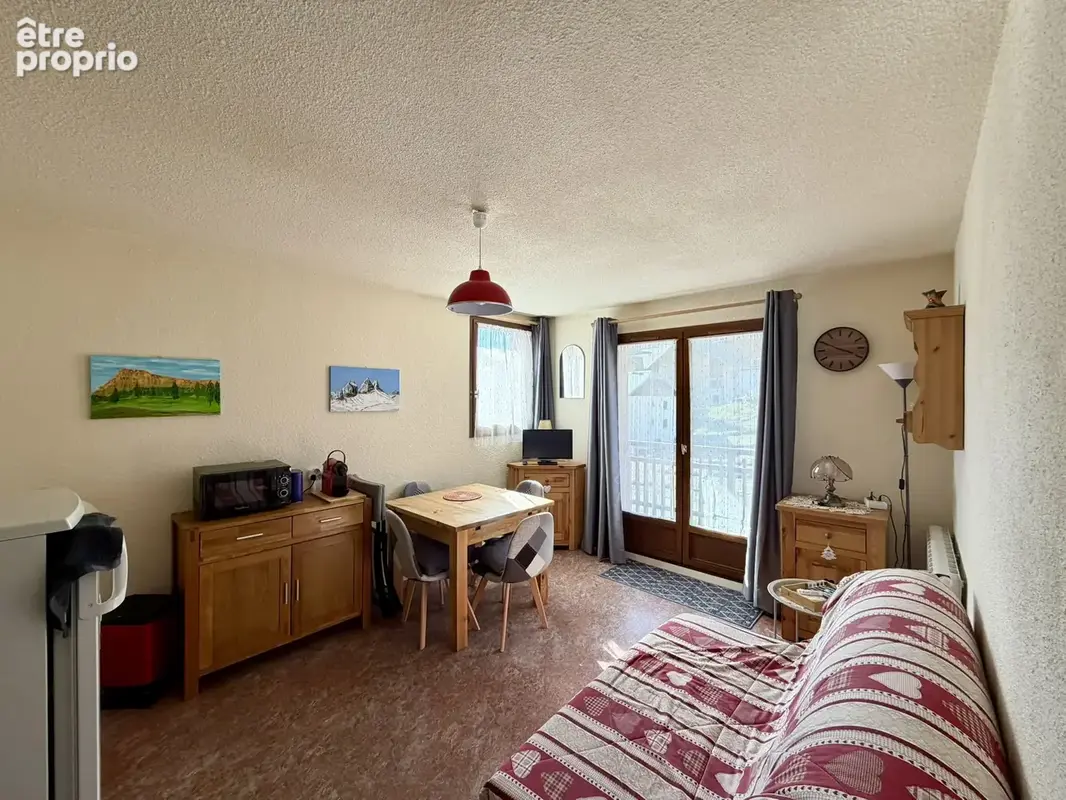 Dans une résidence au pied des pistes de ski et des commerces, venez découvrir ce bel appartement de 34m2, - photo 4