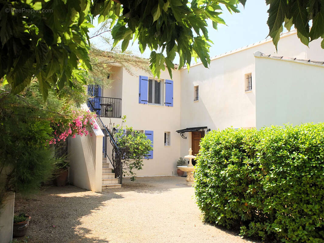 Propriété 220 m2 sur 2274m2 de terrain prés de Goudargues - photo 3