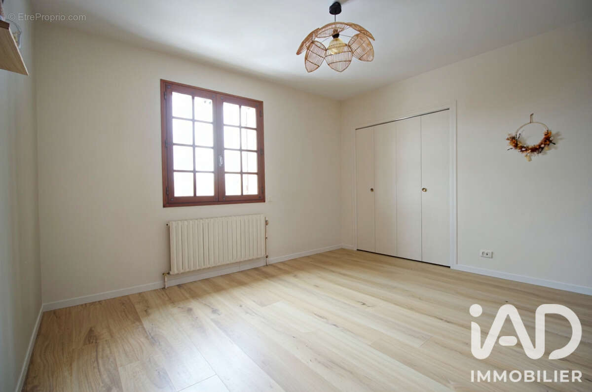 Maison 215 m² à Fere-Champenoise  - photo 8