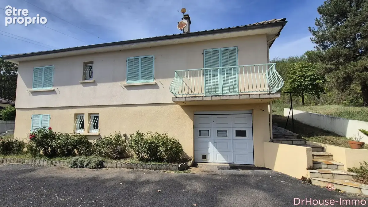 Maison à LE BREUIL-SUR-COUZE