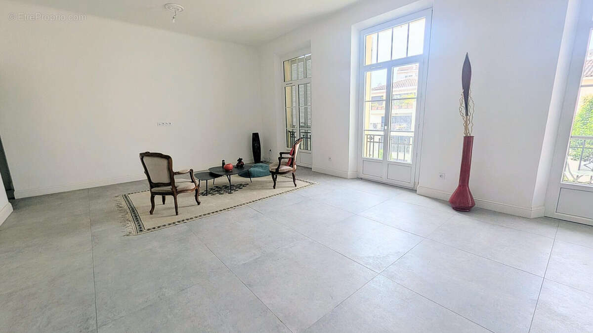 Appartement 131 m² à Hyeres  - photo 7