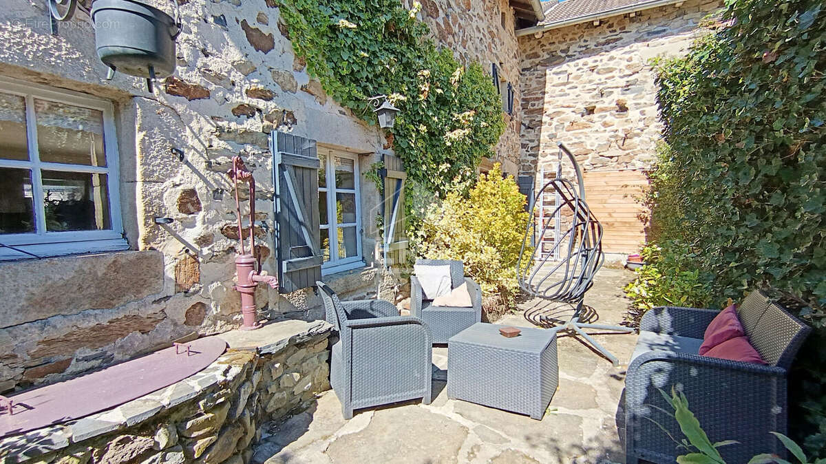 Maison à SAINT-HOSTIEN