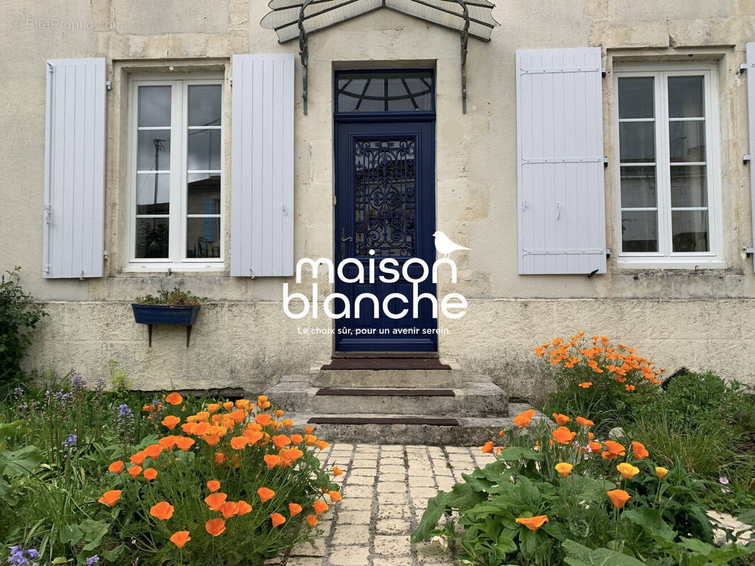 Appartement à SURGERES