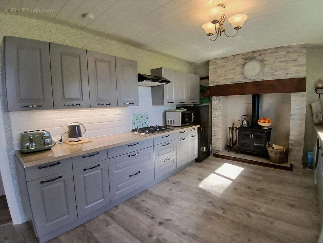 20251007_143608 - Maison à SAINT-PRIEST-LES-FOUGERES