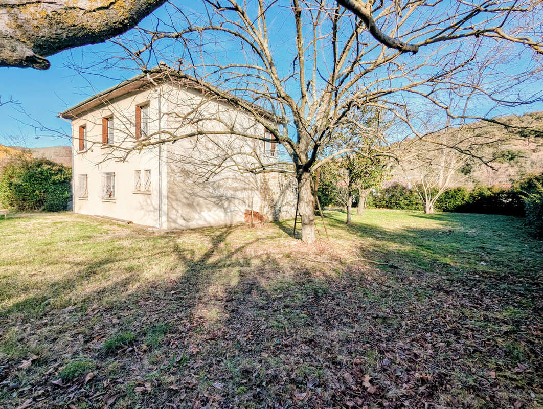 Maison à LA TOUR-SUR-ORB