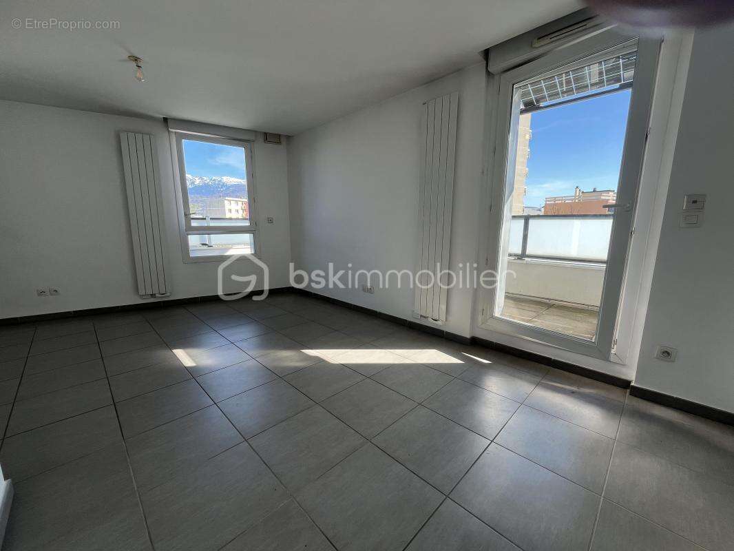 EXCLUSIVITÉ : Vivez au Sommet – T3 avec Balcon Panoramique de 25 m² - photo 4