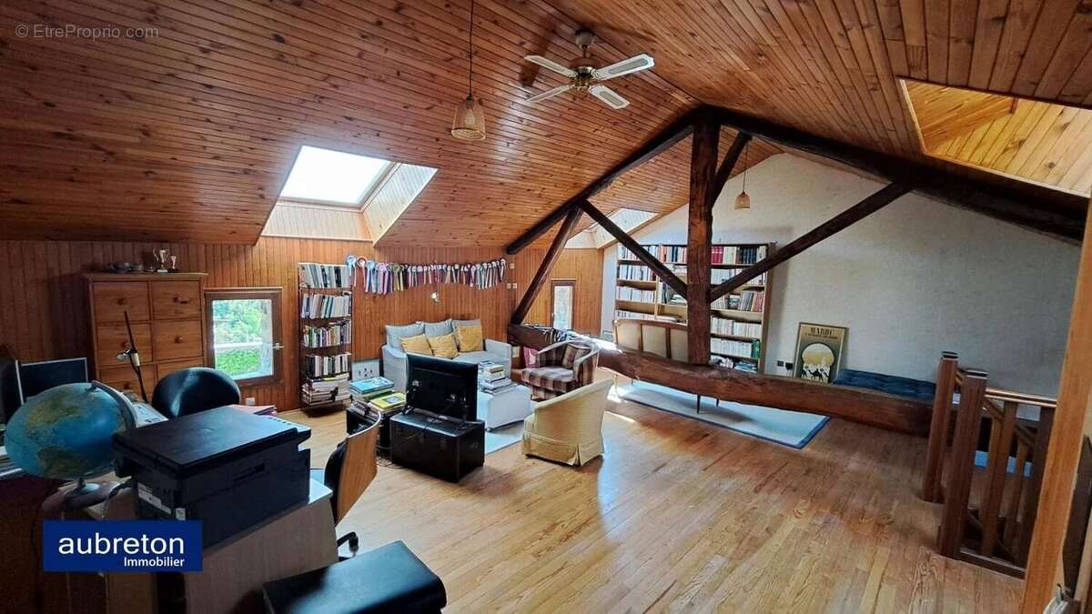 Maison à LA TERRASSE