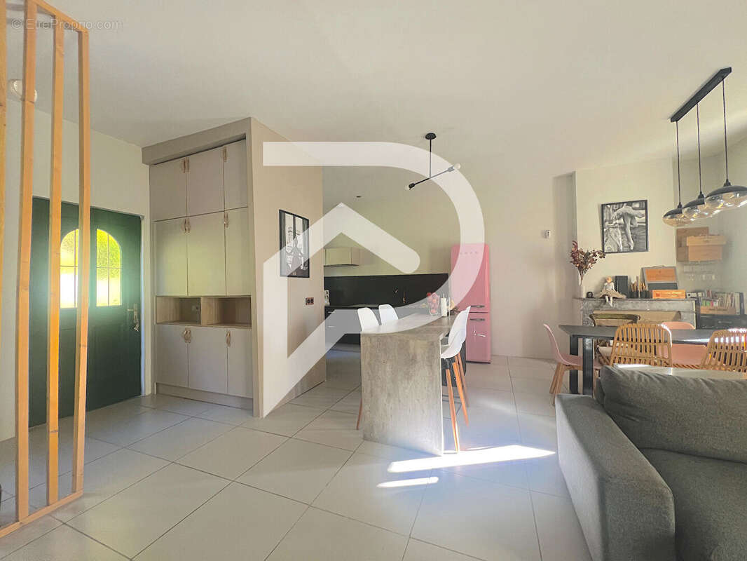 Maison pierre plain pied à Fronsac 105 m2 - photo 5