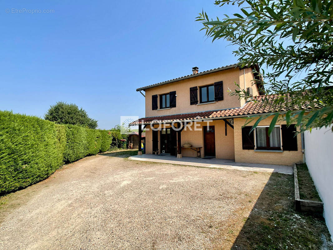 Maison à SAINT-DIDIER-DE-FORMANS