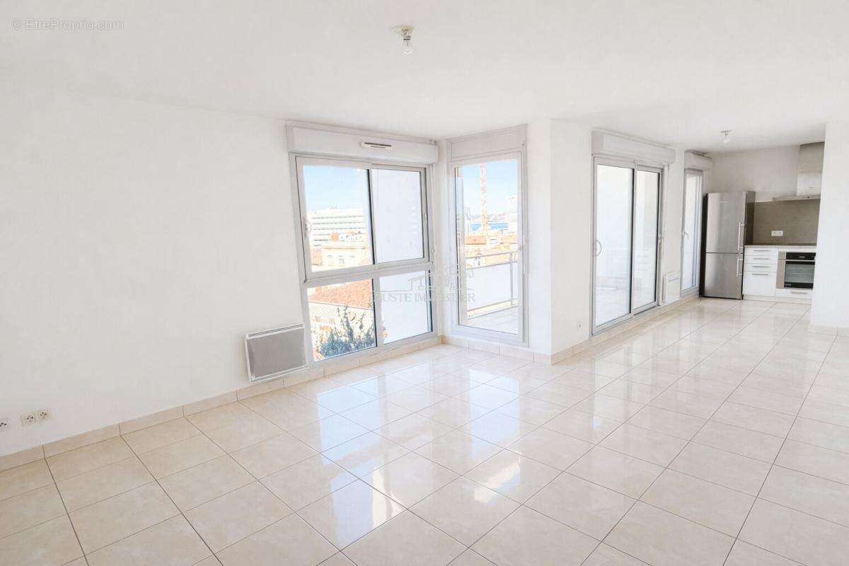 Appartement à MARSEILLE-3E