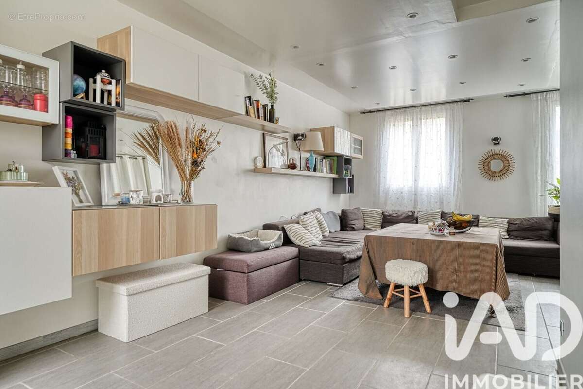 Photo 6 - Maison à VILLETANEUSE