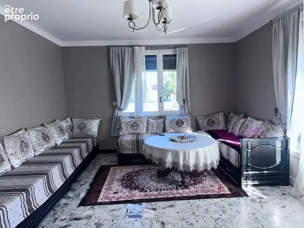 Maison de 160 m2 avec jardin de 844m2 au calme À Vendre - photo 7