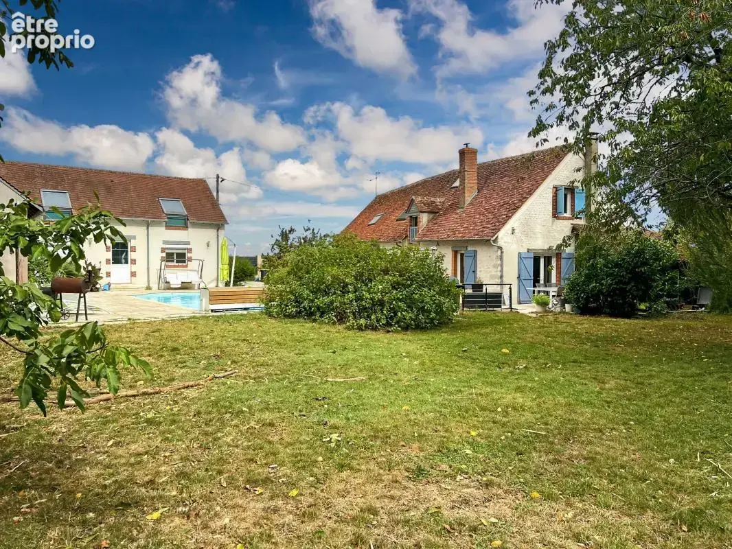 Maison à SAINT-PERAVY-LA-COLOMBE