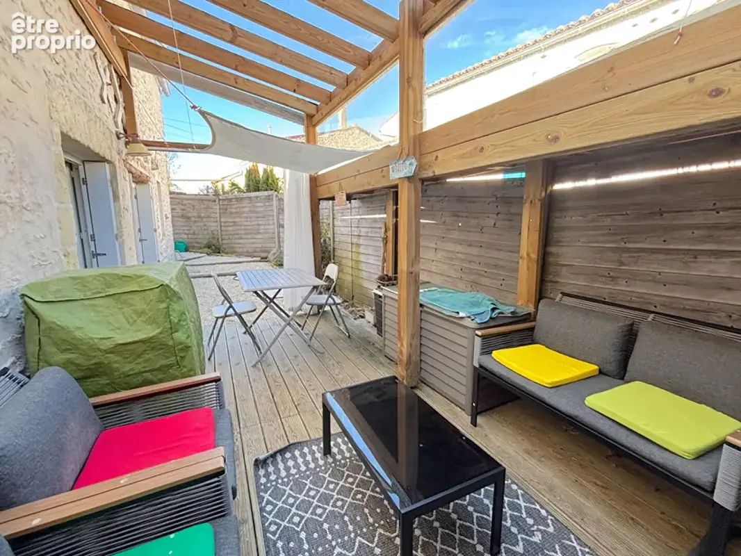 Charmante maison charentaise à vendre à Corme Écluse - Un havre de paix au coeur du bourg - photo 4