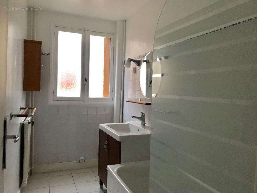 Appartement à CHARENTON-LE-PONT