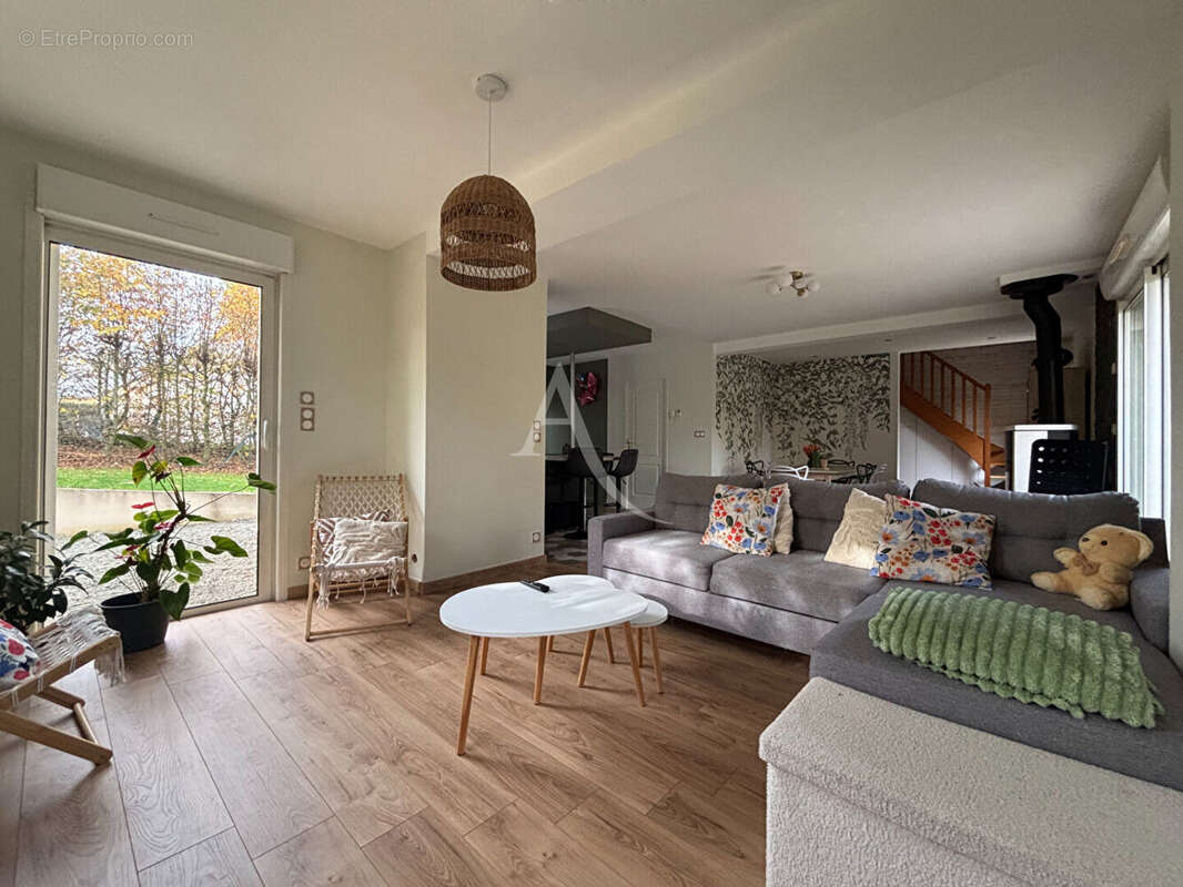 Maison à NUILLE-SUR-VICOIN