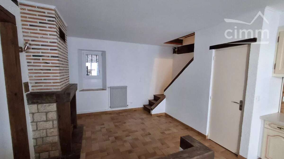 A VENDRE, Vineuil Bourg, maison 3 chambres + pièces aménageables - photo 5