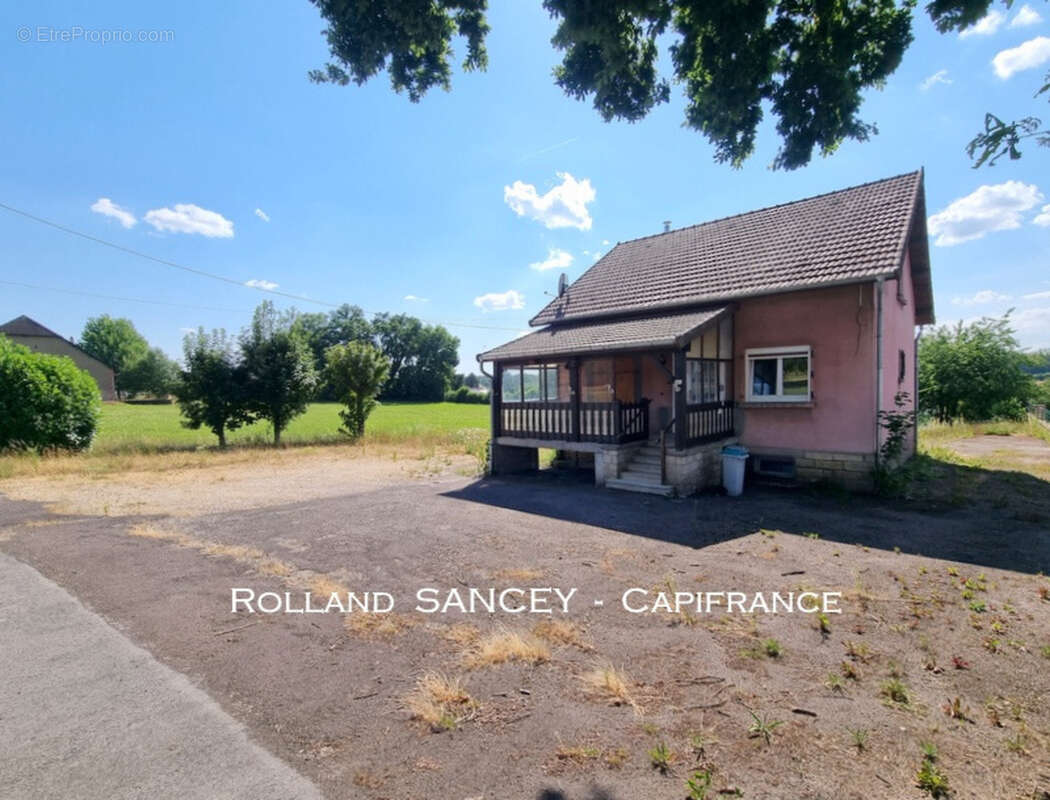 À VENDRE – Maison familiale T5 avec plus de 3 000 m² de terrain  FROTEY LES LURE (70) - photo 2