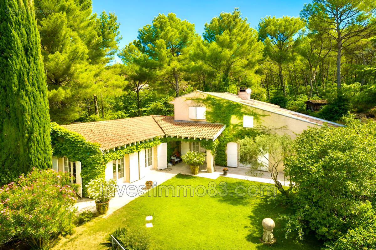 Maison à CHATEAUNEUF-LE-ROUGE