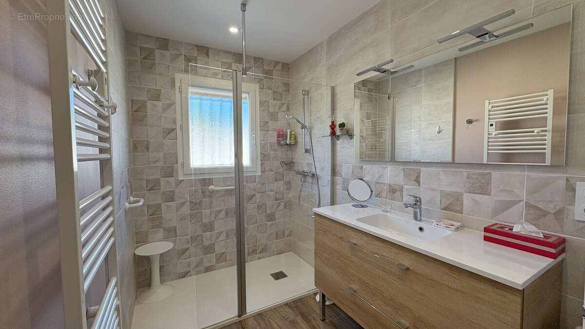 Maison à FRONTENAY-ROHAN-ROHAN