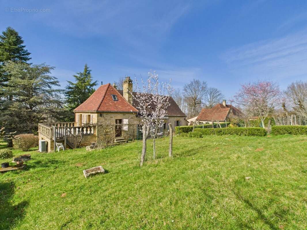 Maison à GOURDON