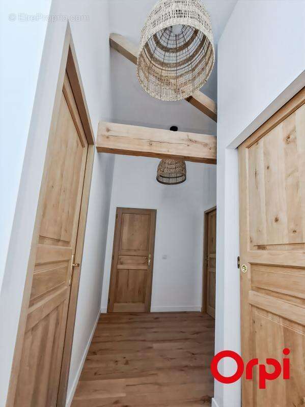 Maison à LE PUY-SAINTE-REPARADE