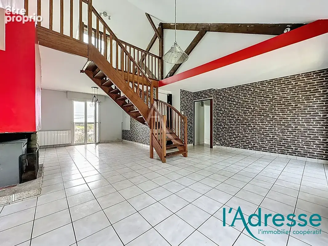 Maison à MONTENAY