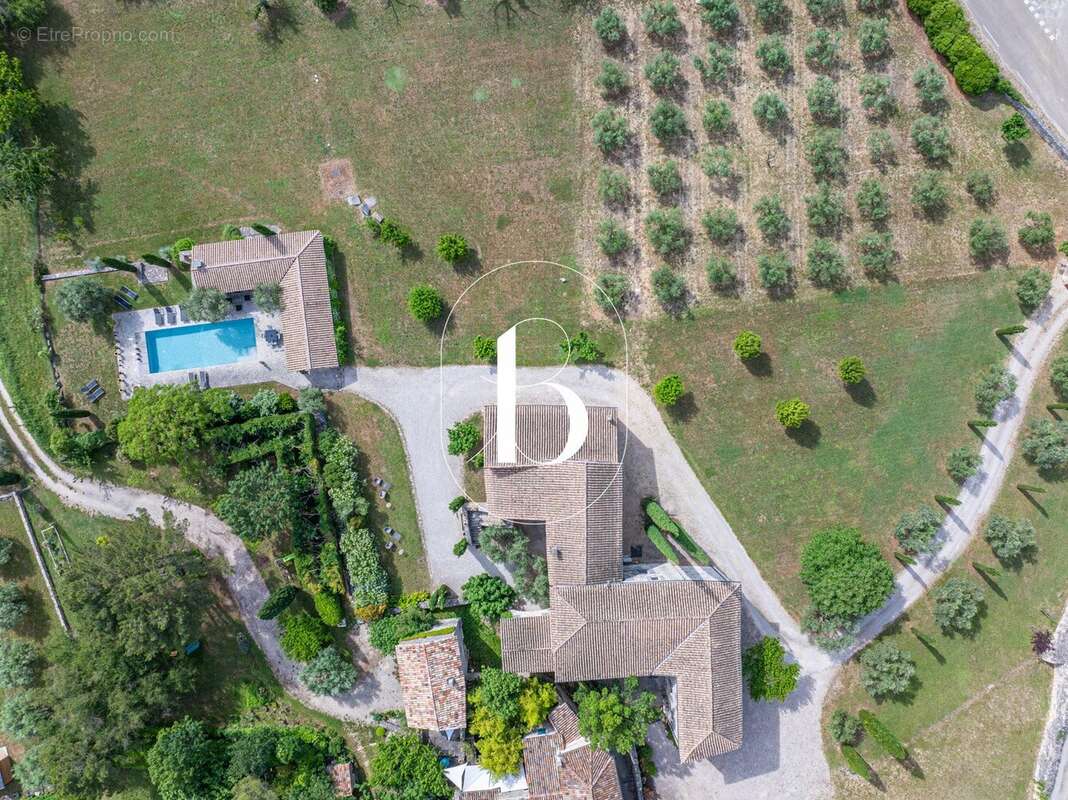 Maison 500 m² à Barjac  - photo 4