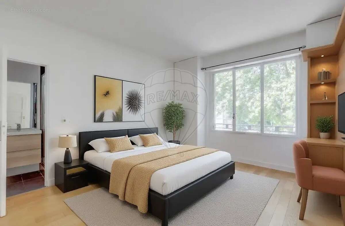 Appartement à PARIS-16E