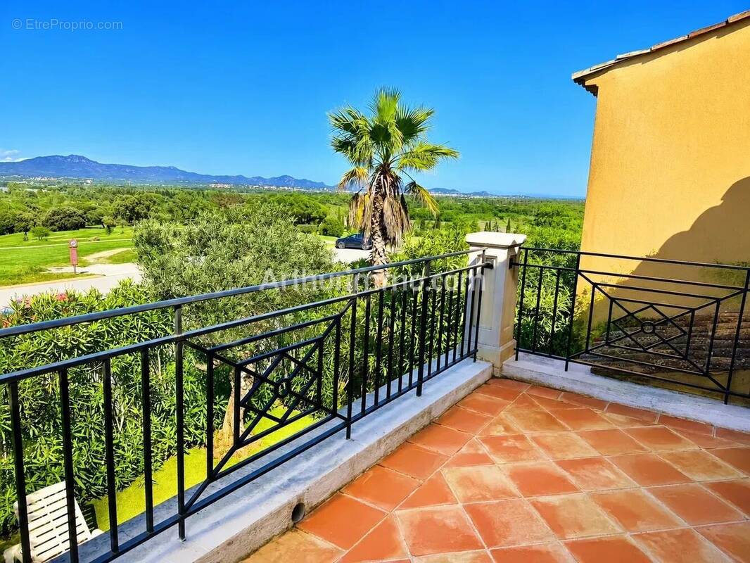 Maison à ROQUEBRUNE-SUR-ARGENS