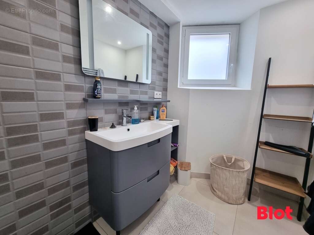 Maison 355 m² à Montreuil-Le-Gast  - photo 6
