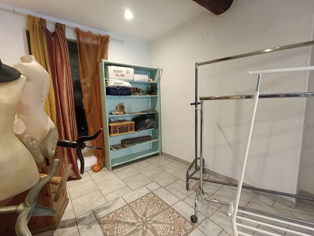 Commerce à MARSEILLE-10E