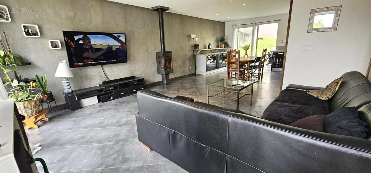 Maison à SAINT-DENIS-EN-BUGEY