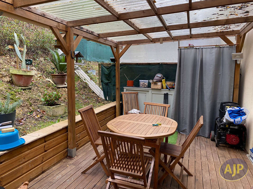 Maison à LESTIAC-SUR-GARONNE