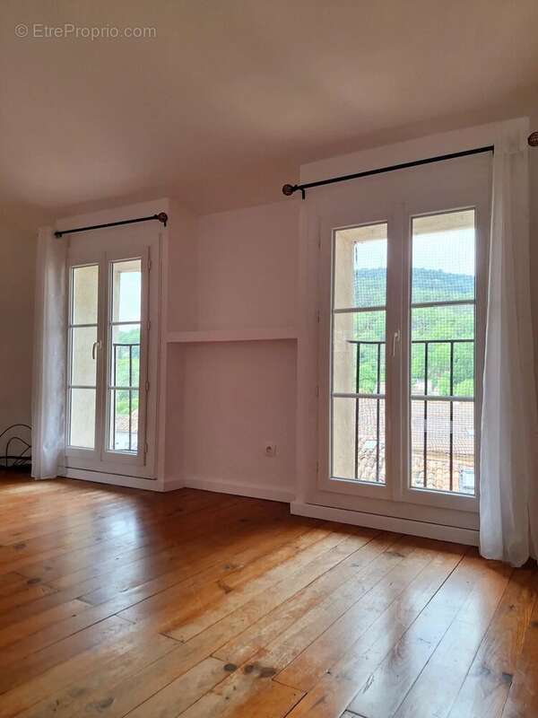 Appartement à SALERNES