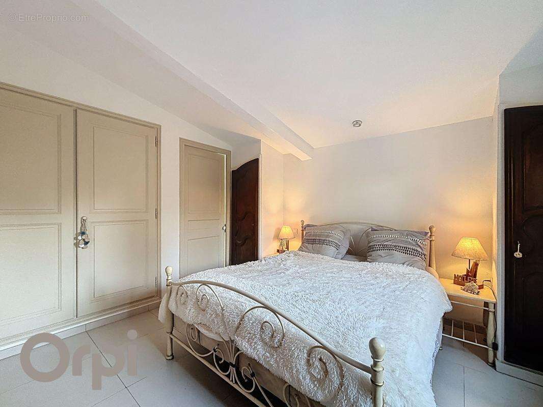 Maison à ROQUEBRUNE-SUR-ARGENS