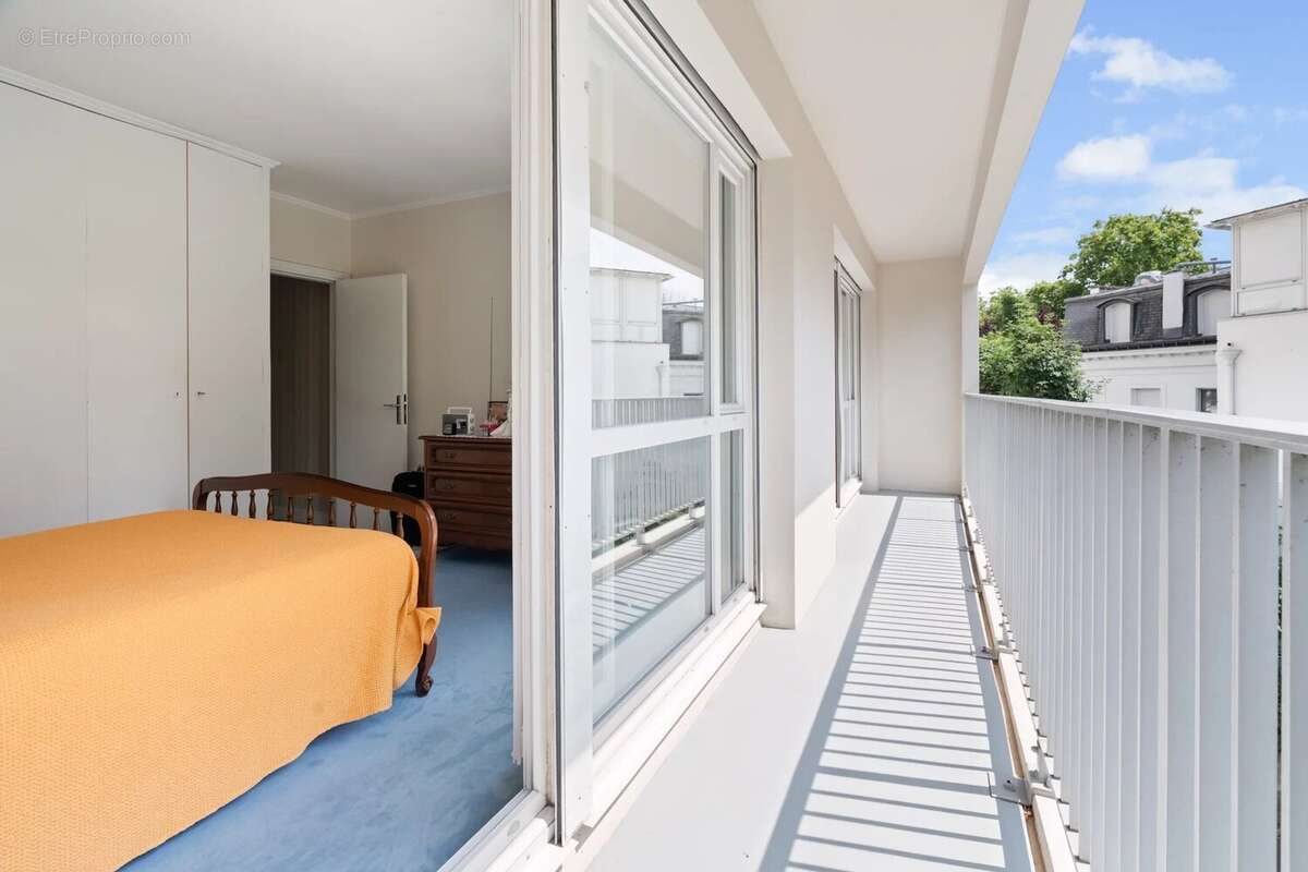 Appartement à NEUILLY-SUR-SEINE