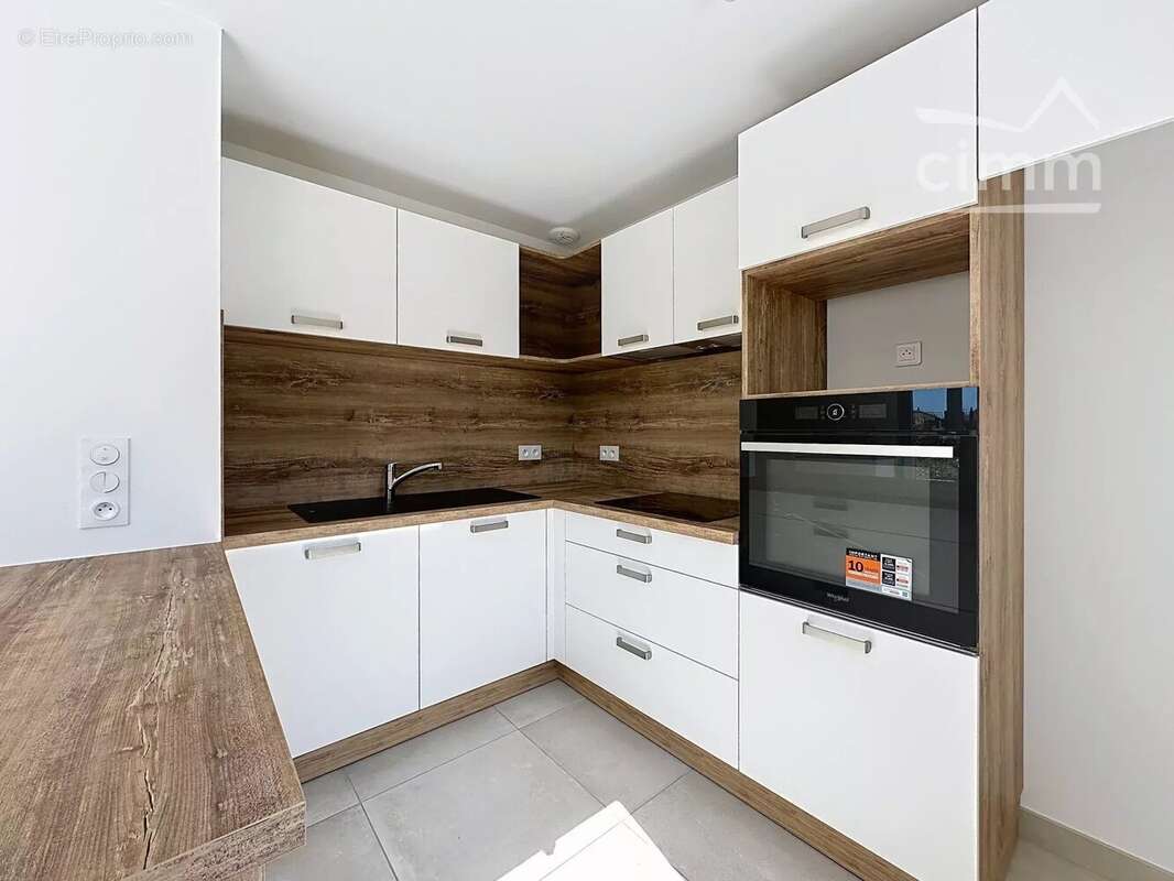 Maison à L&#039;ISLE-SUR-LA-SORGUE