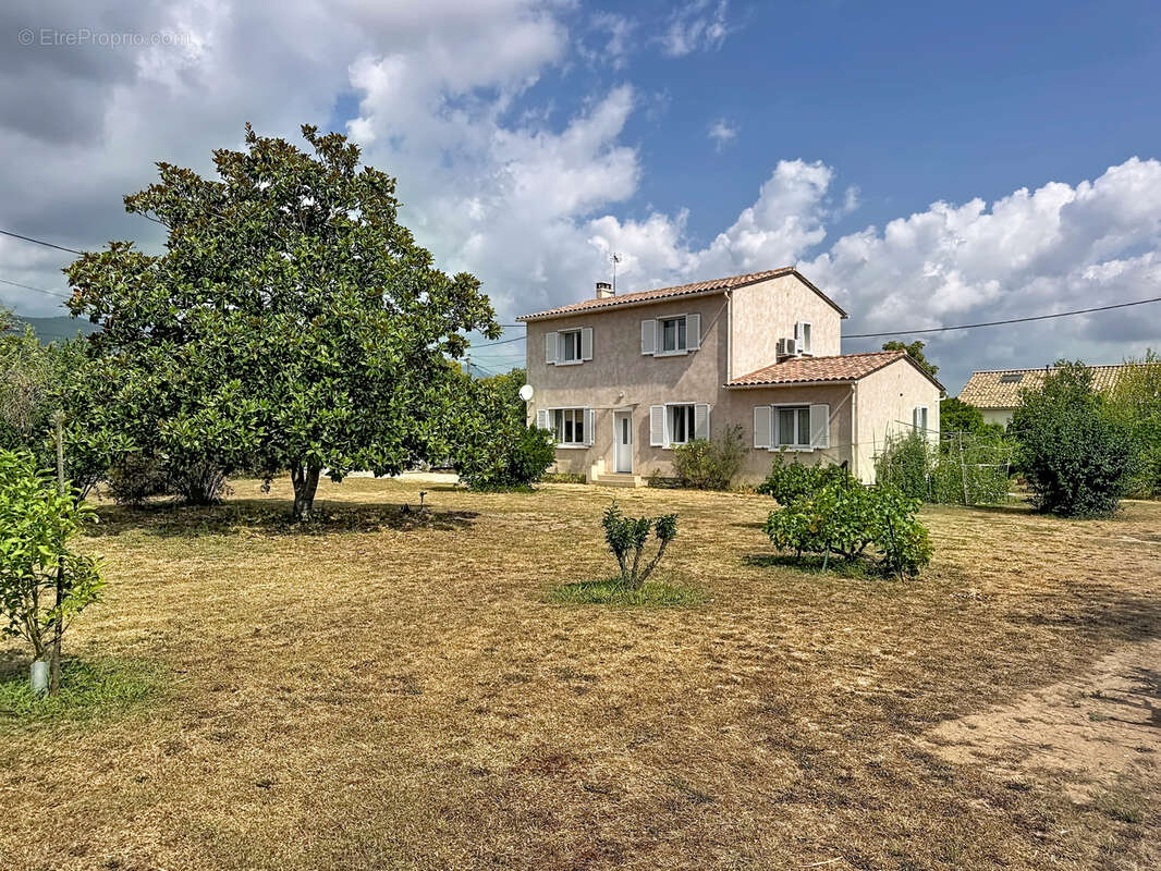 Prunelli-di-Fiumorbo   Maison d'environ 120 m2 sur terrain d'environ 2 000 m2 avec dépendance, garage et carpo - photo 20
