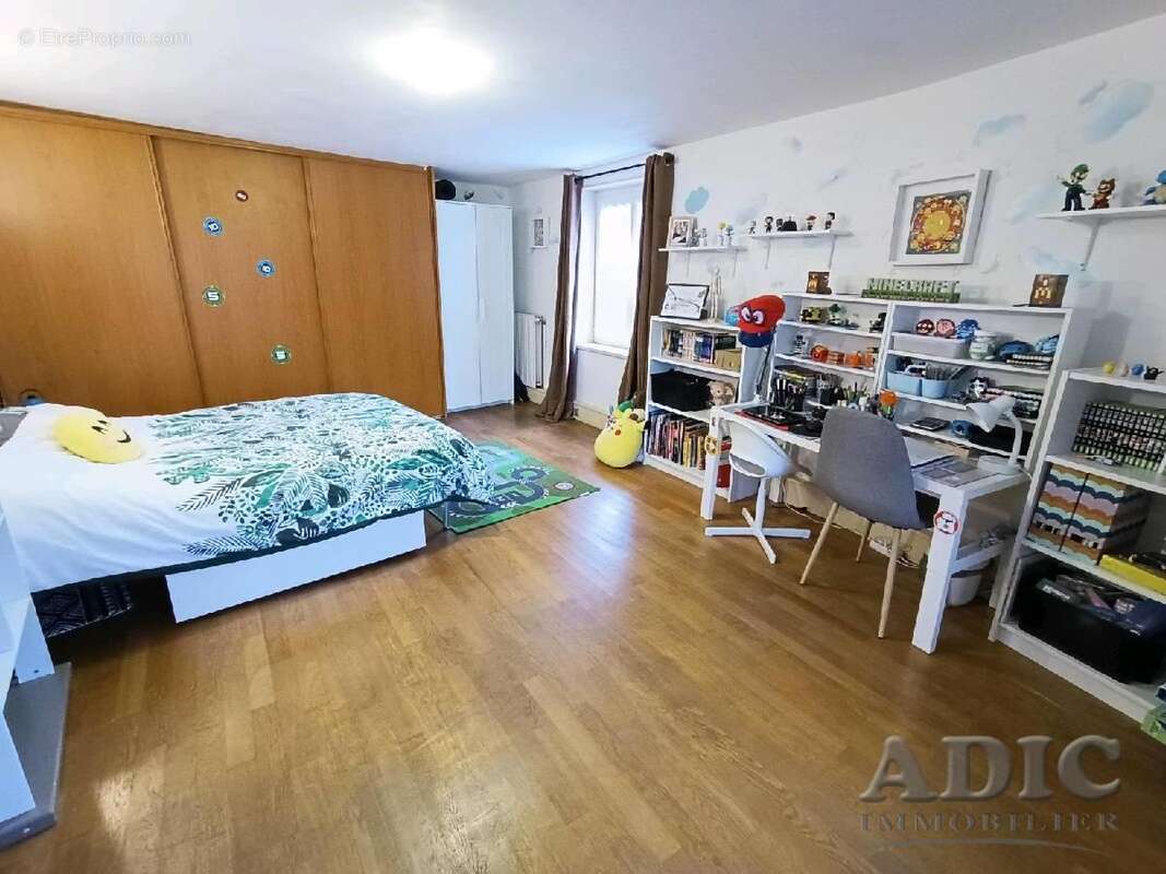 Maison à VER-SUR-LAUNETTE